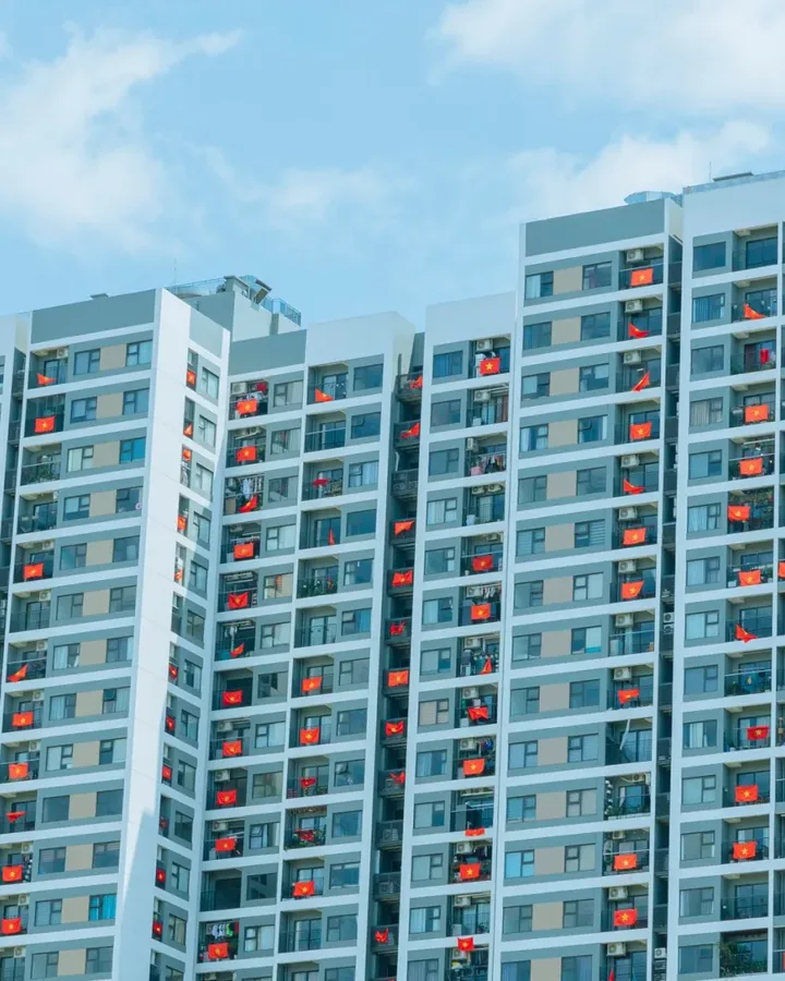 Nhà phố 1 trệt 2 lầu, hẻm xe hơi